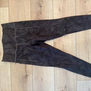 Athleta 3/4 length Leggings